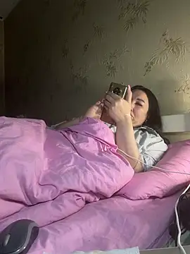 Naughtbaby_2025 webcam