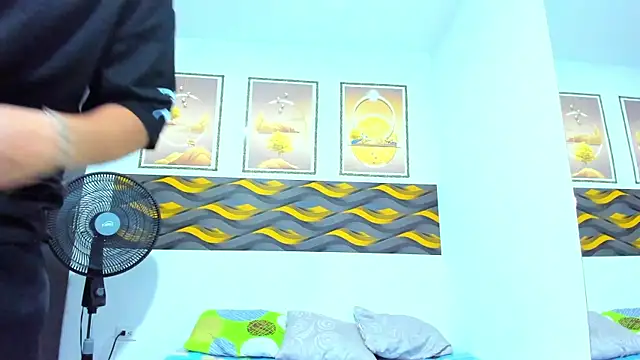 Leon_Hotx webcam