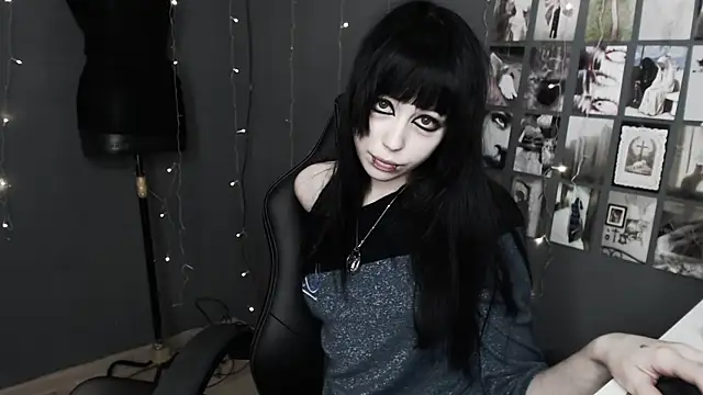 lucy8bit webcam
