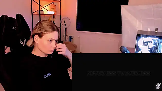 Nessi_Villain webcam