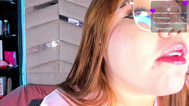 MadissonLee__ webcam
