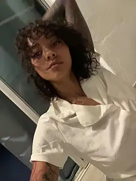 LizStorm_ webcam