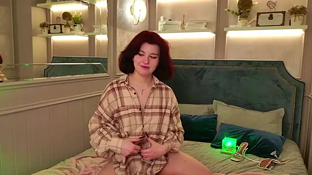 Milana_Bold webcam