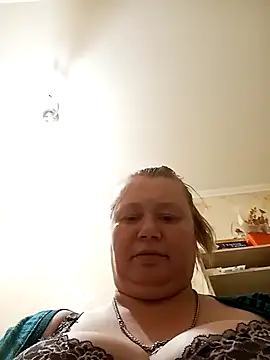 Webcam Model (KiraStanton)  is live.Free join now!