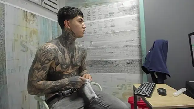 Gury_tattoo webcam