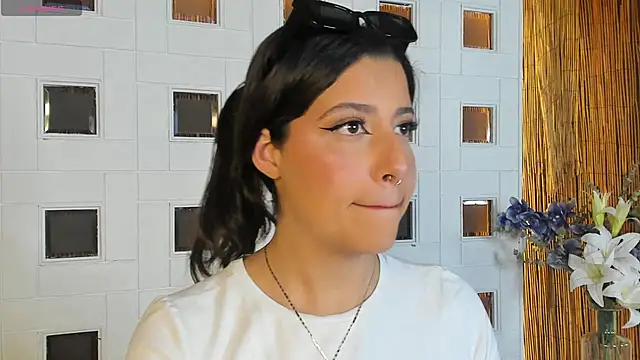 nova_velveet webcam