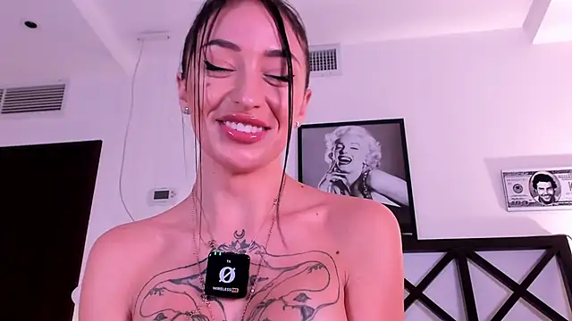 LunaMystyque webcam