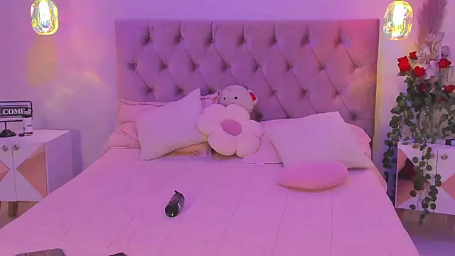 SofiaBloomm webcam