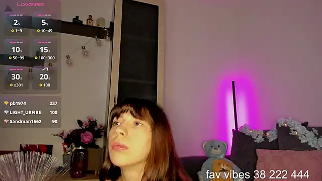 AyanaDesire webcam
