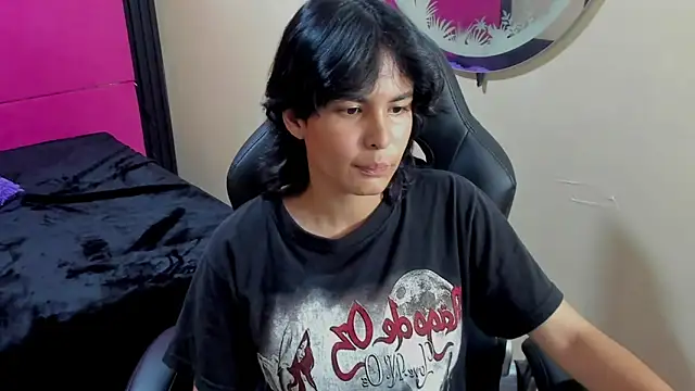 VioletFaith webcam