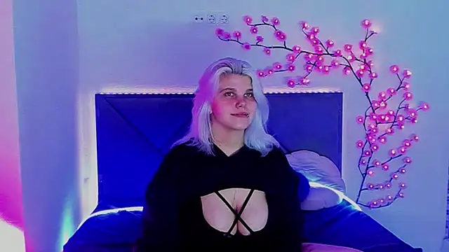 JoannLowe webcam