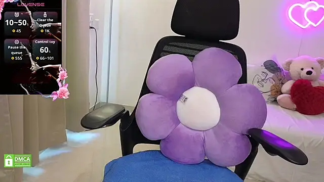 MISS_MYRA webcam