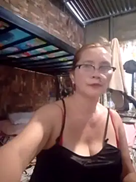 SexyHottMom webcam