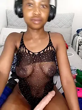 sweethoneypot25 (F young) - Ocean squirt💦 😋😋