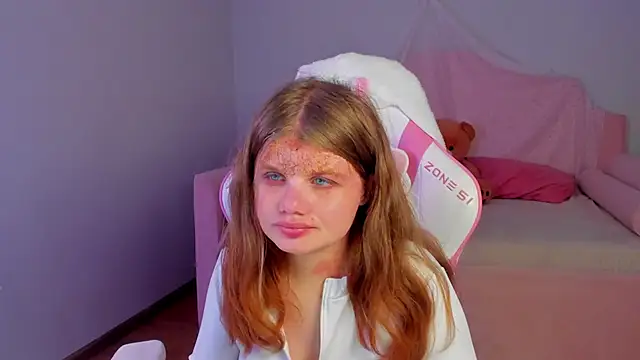 ChloeHalses webcam