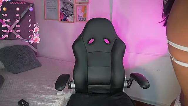 Naomi-Gray webcam