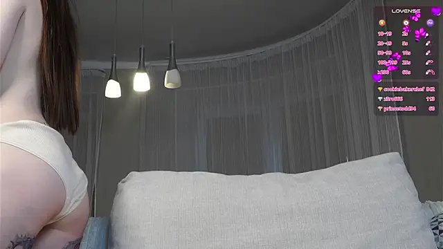 ronidetterich (F teen) - finger in my pussy