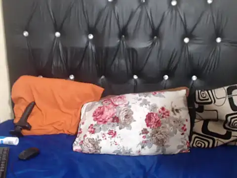 QueensBettyX96 webcam
