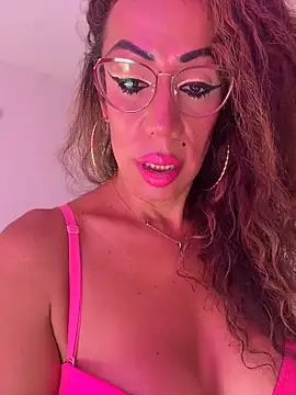 yoursdebora (T milf) - Show tits