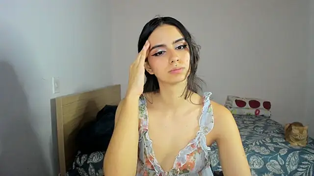 nina_pons webcam
