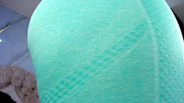 mia_18v webcam