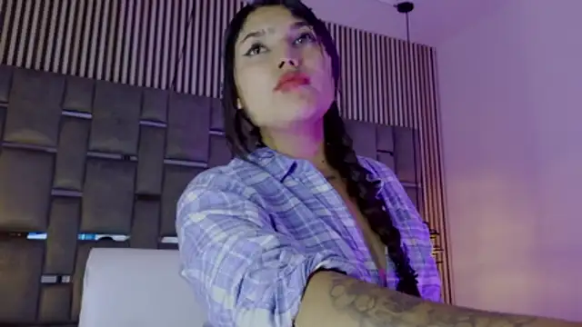 SarahStones webcam