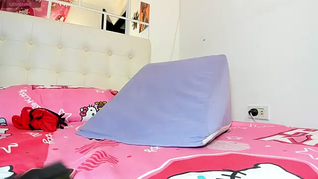 MiaEvans0 webcam