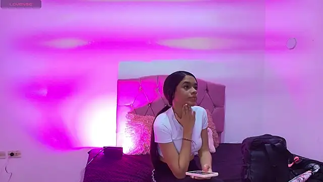 Valentina__Luxx webcam