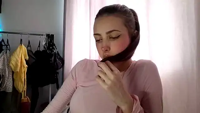 MiaNoir_ webcam