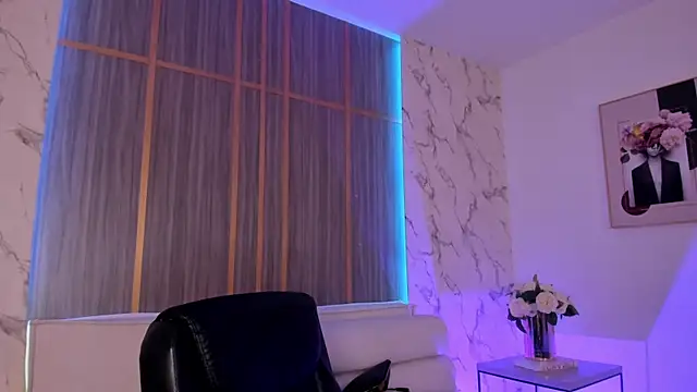 IsabellaAllen webcam