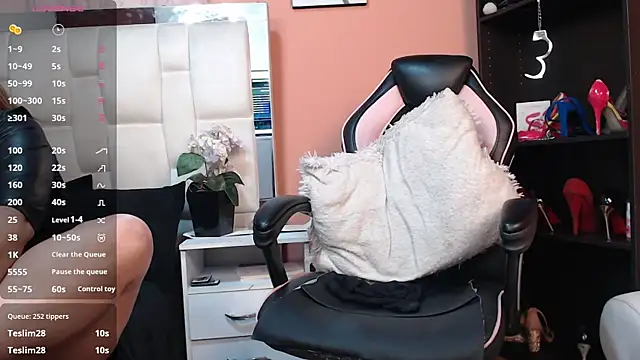 LiaTaylorr webcam