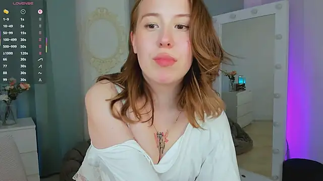 LanaRoselle webcam