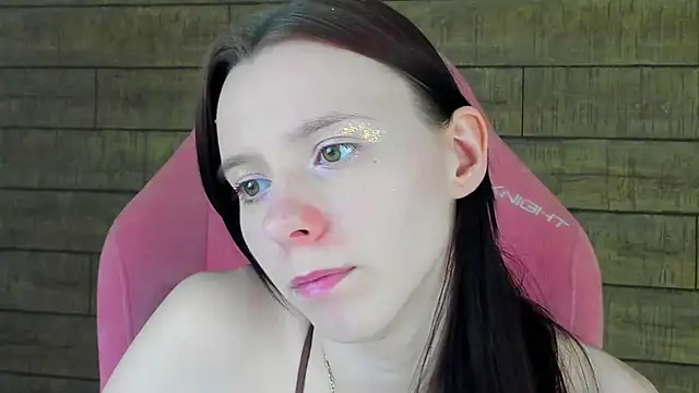 ArinaKubrick webcam