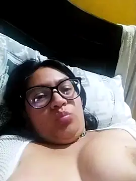 LatinSquirtBaby webcam