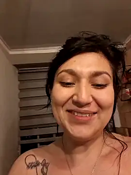 Webcam Model (Magenta_Moon)  is live.Free join now!