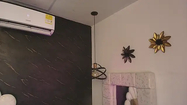kissme_luna - Kissme_luna's free webcam - UK Sex Cams