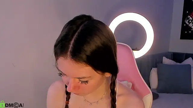 Nicole_Charm webcam