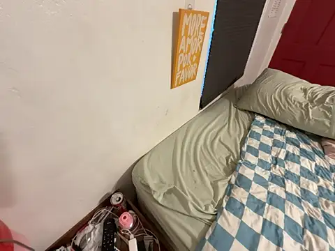 Curliegirlie webcam