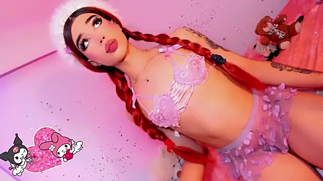 Miss-Saraii webcam