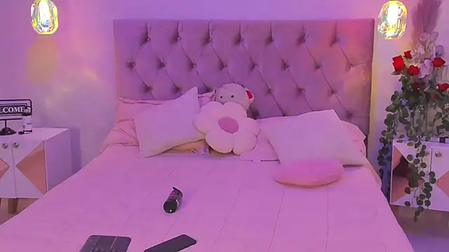 SofiaBloomm webcam