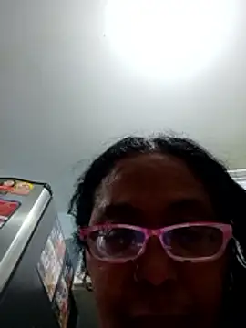 sexymomsn webcam