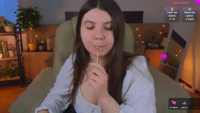 Viola__Shy webcam