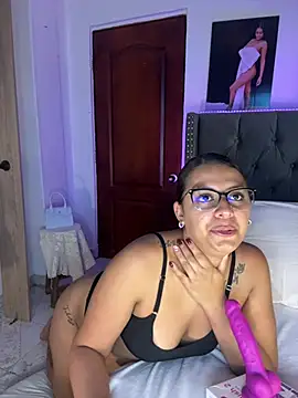 ema_zoe webcam