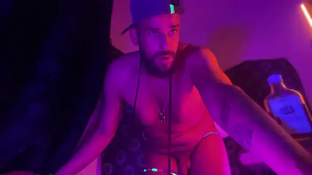 Guyst049 webcam