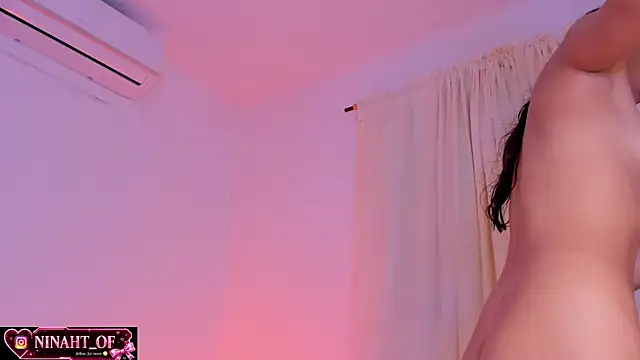 ninaht webcam