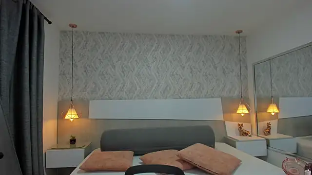 Tisha-Cole webcam