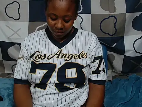 SavageHoney webcam