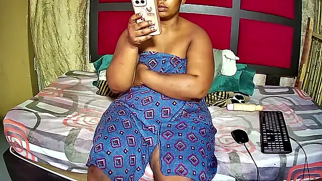 Exotic_FreakyQueen webcam