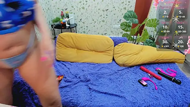 FlirtyMary webcam