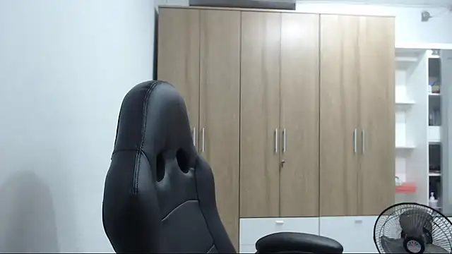 RoxanaLove9 webcam